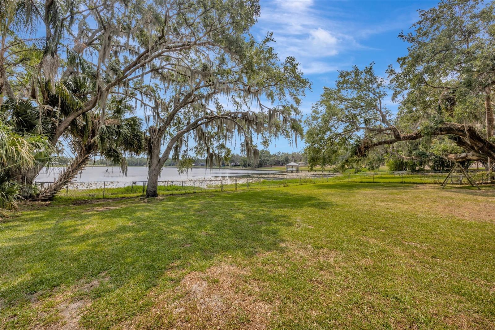 525 GORNTO LAKE ROAD