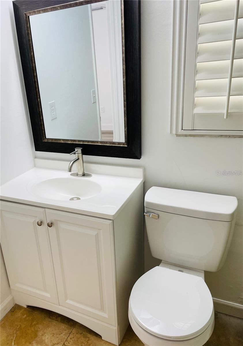 SARASOTA VENICE CO 09 37 18 - Residential Lease