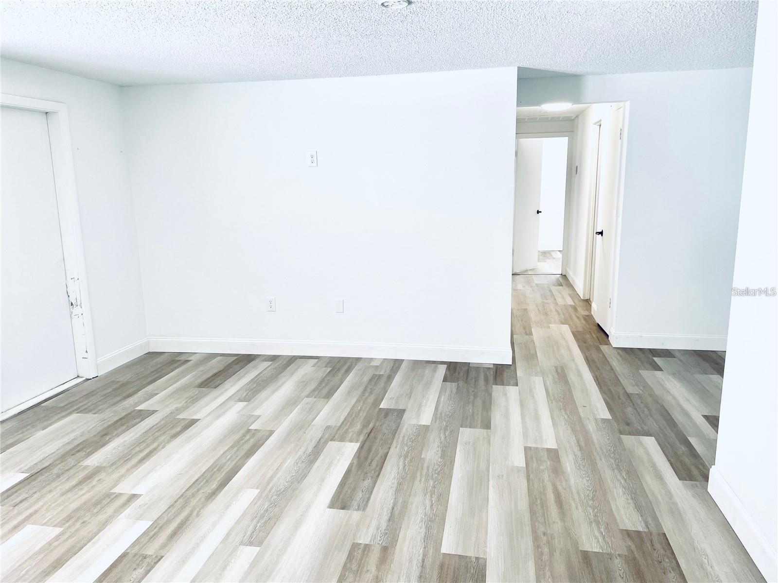 SARASOTA VENICE CO 09 37 18 - Residential Lease