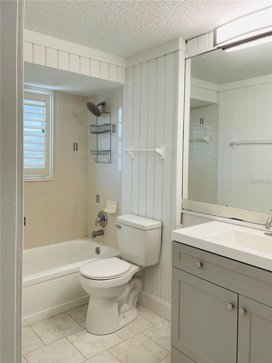 SARASOTA VENICE CO 09 37 18 - Residential Lease