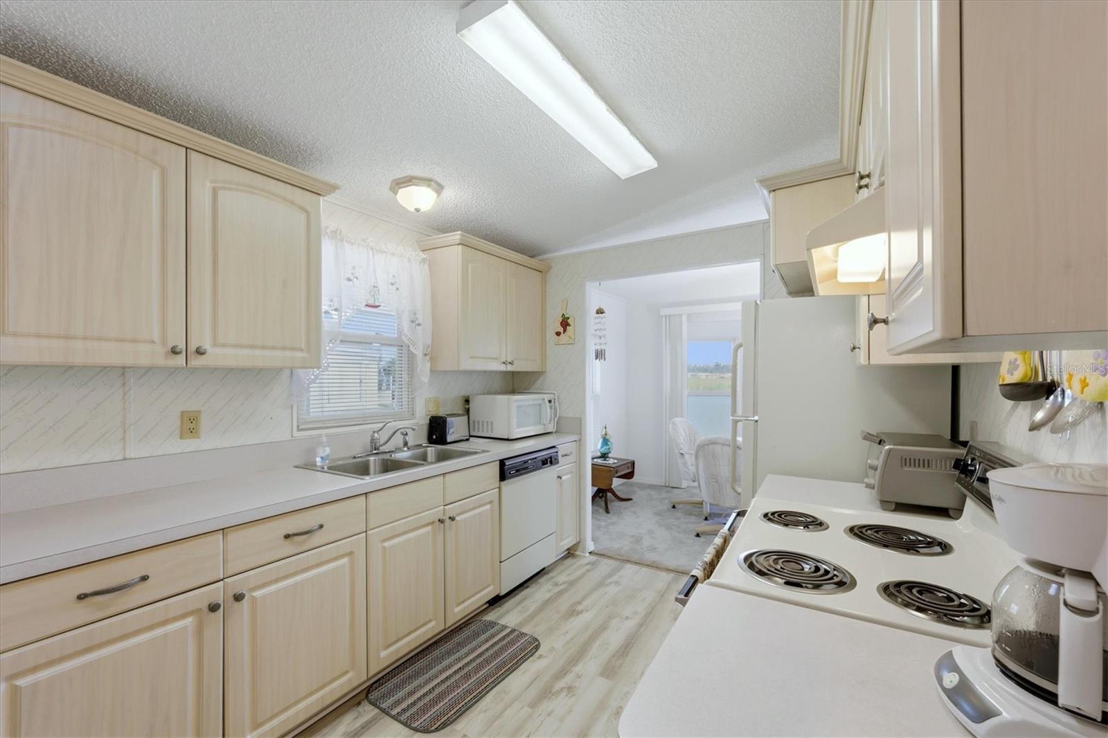 LEMON BAY ISLES PH 03 - Residential