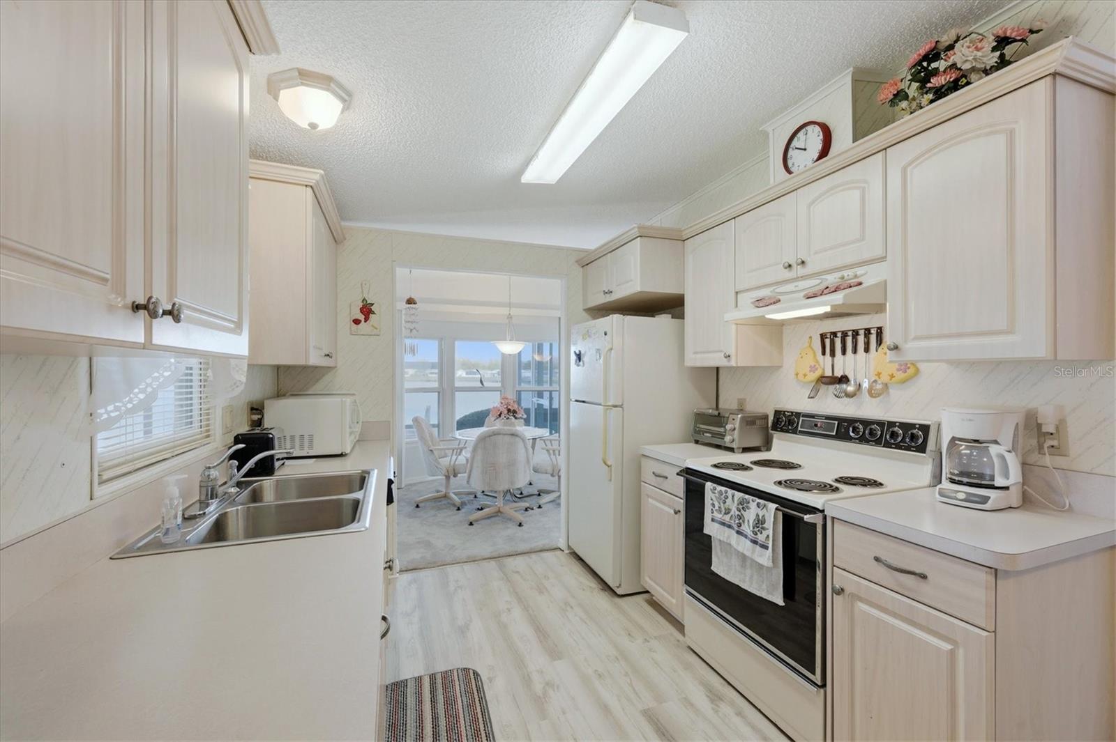 LEMON BAY ISLES PH 03 - Residential