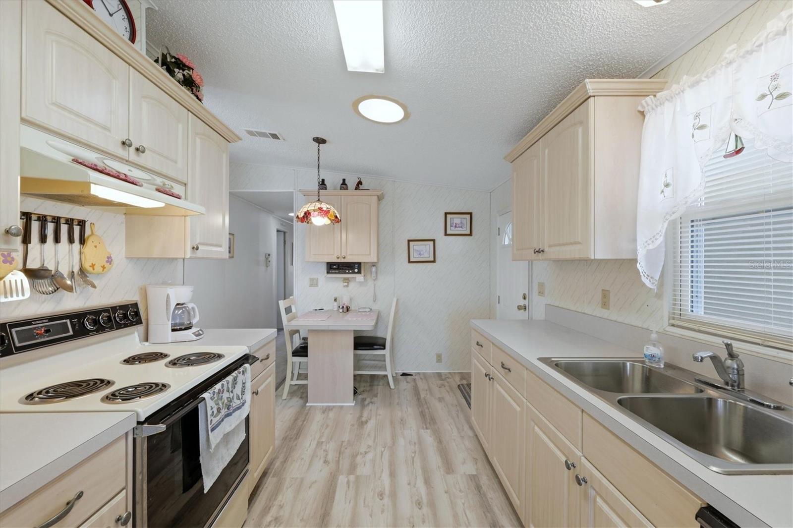 LEMON BAY ISLES PH 03 - Residential