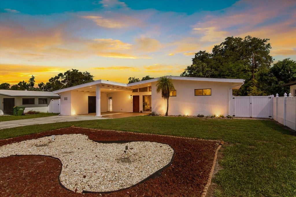 Photo of 2921 Wood Street, Sarasota, FL 34237 (MLS # A4706746)