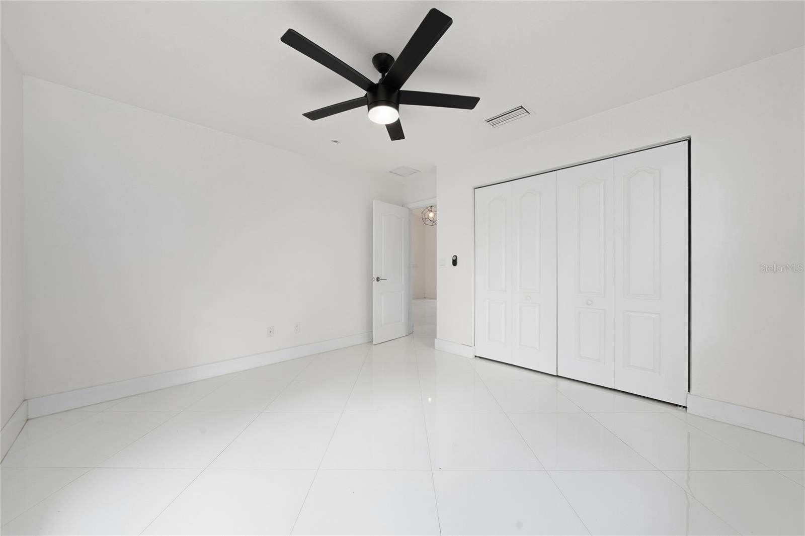 MONTCLAIR PH 01 - Residential