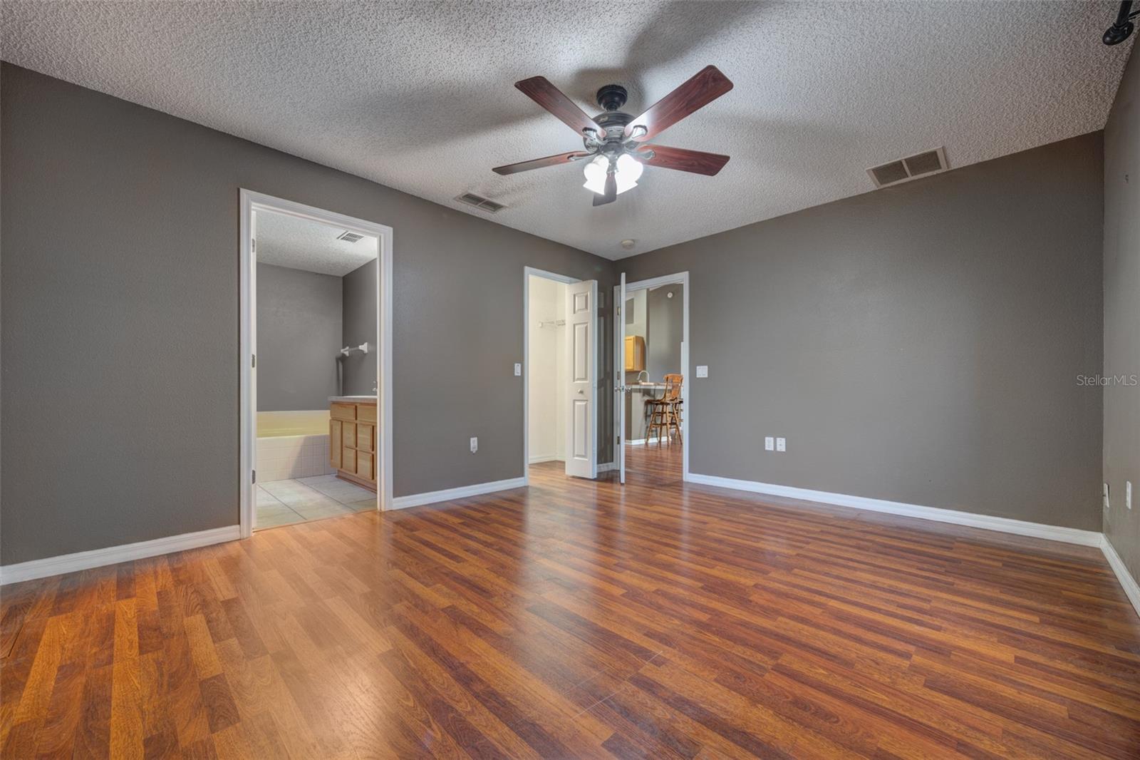 DELTONA LAKES UNIT 08 - Residential