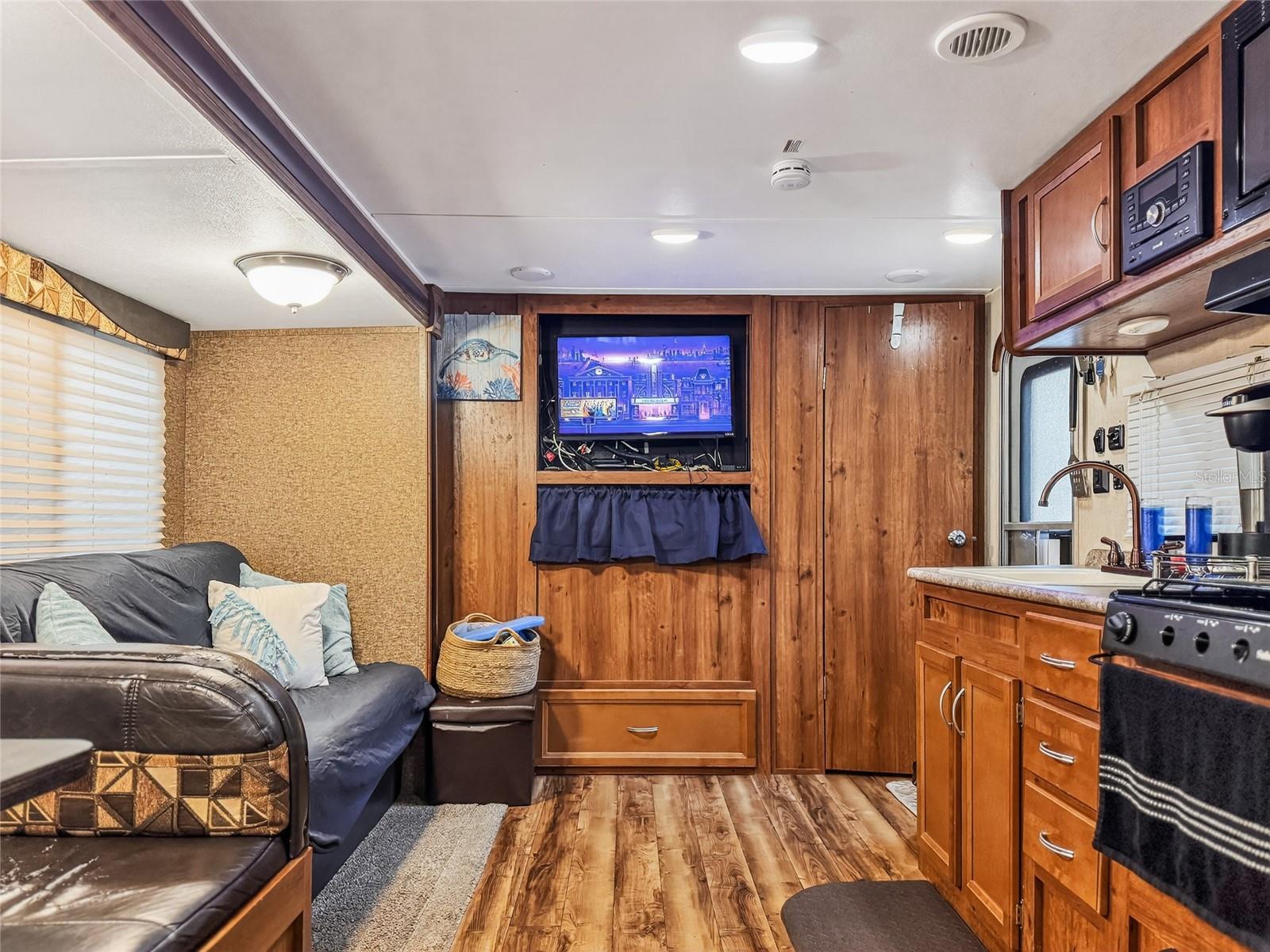 SALT SPRINGS RESORT - Residential