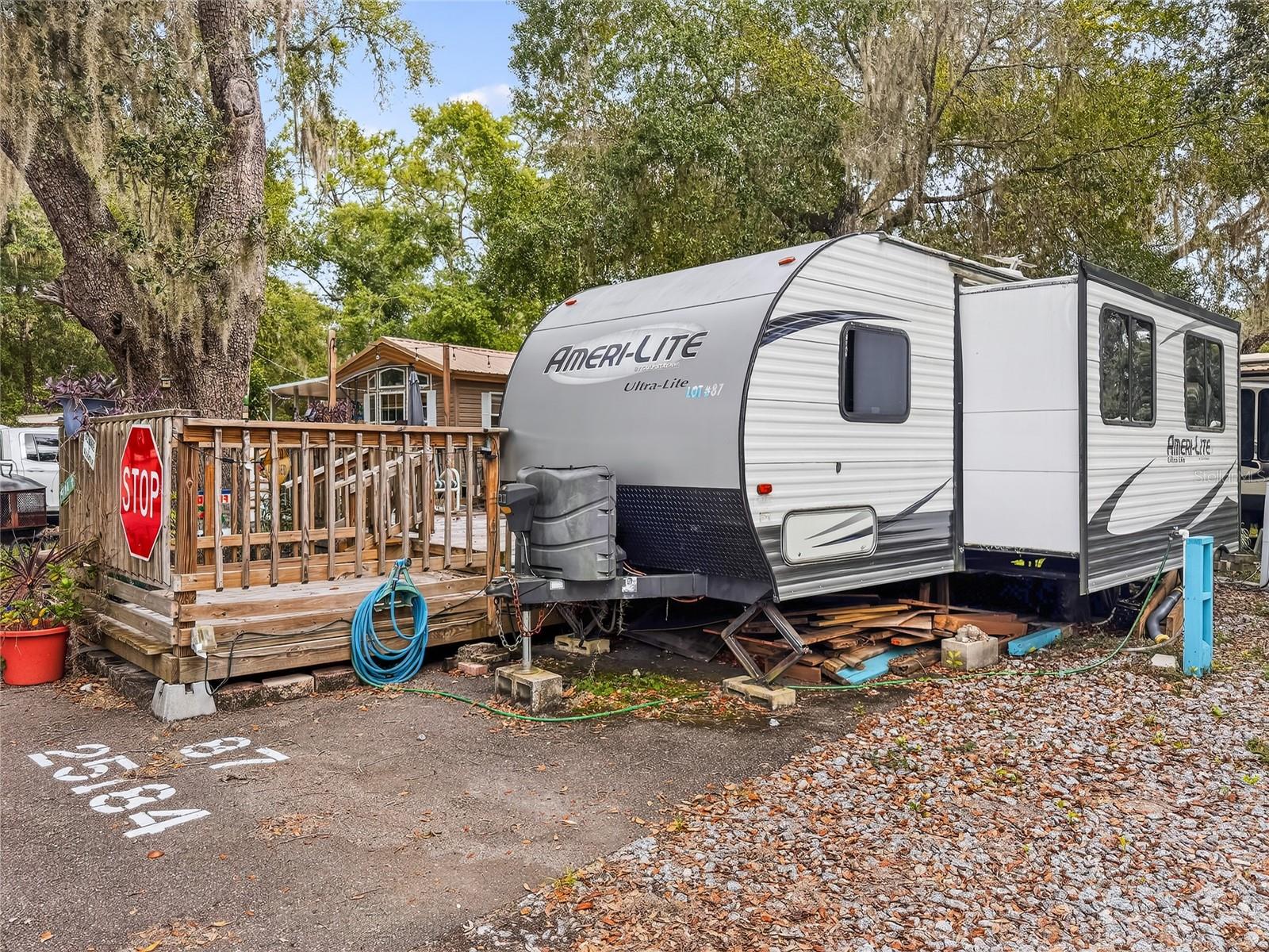 SALT SPRINGS RESORT - Residential