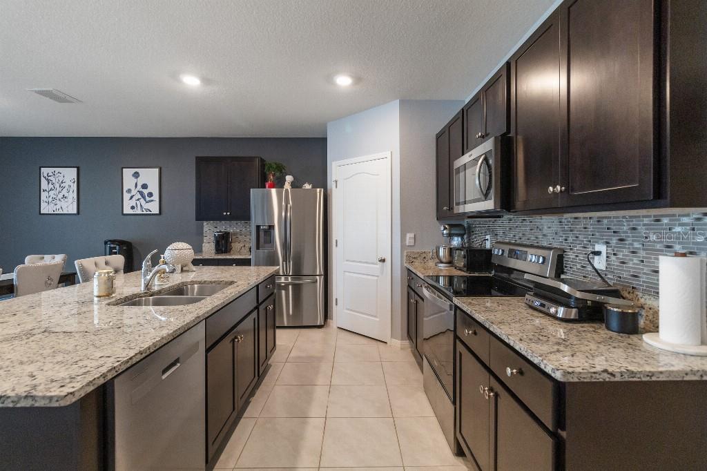 9532 BLACK WALNUT DRIVE