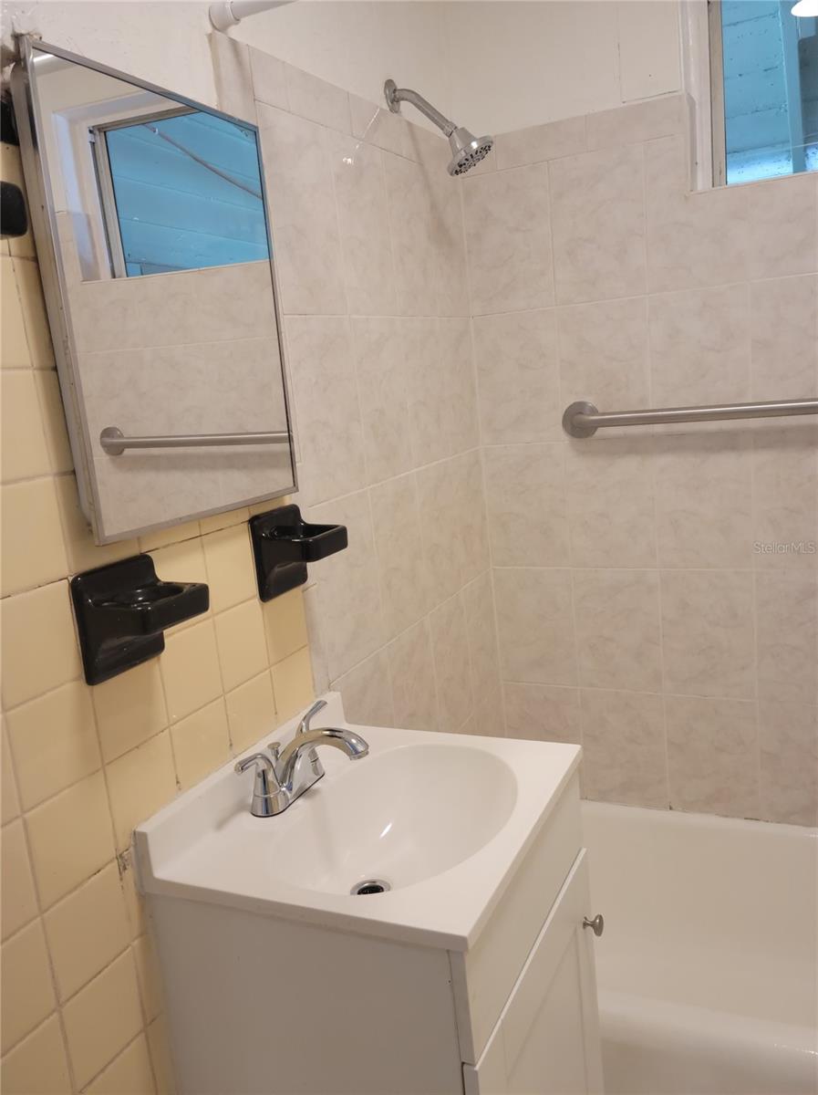 CENTRAL PARK SUB - Residential Lease