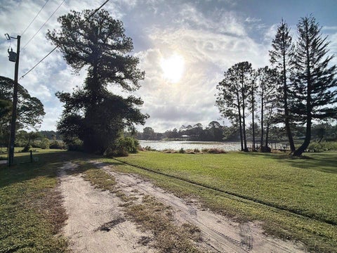 Tiny photo for 37443 Beach Drive, Umatilla, FL 32784 (MLS # O6453518)