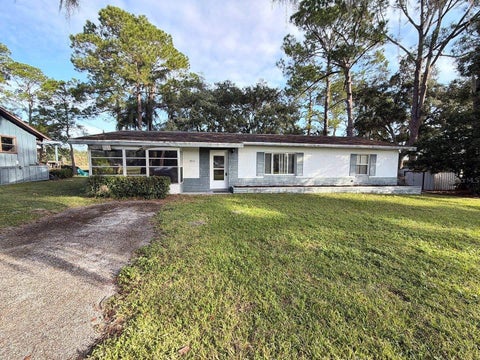 Photo of 37443 Beach Drive, Umatilla, FL 32784 (MLS # O6453518)