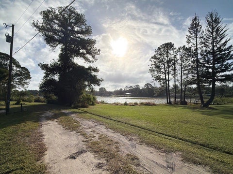 Tiny photo for 37443 Beach Drive, Umatilla, FL 32784 (MLS # O6453518)