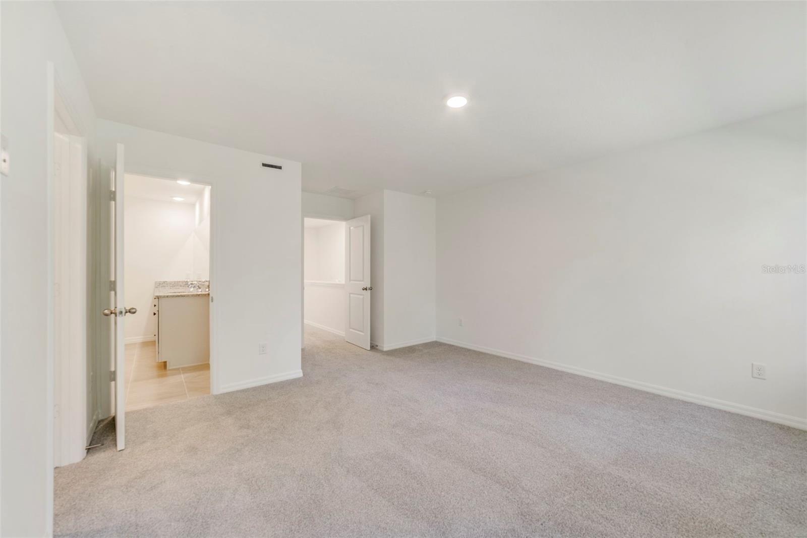 TOWNS AT GREENLEAF - Residential