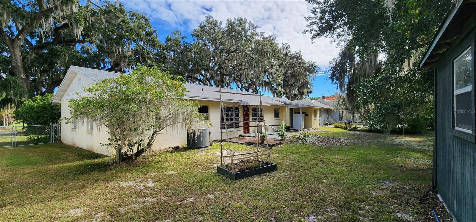 LEESBURG PALMORA PLACE - Residential