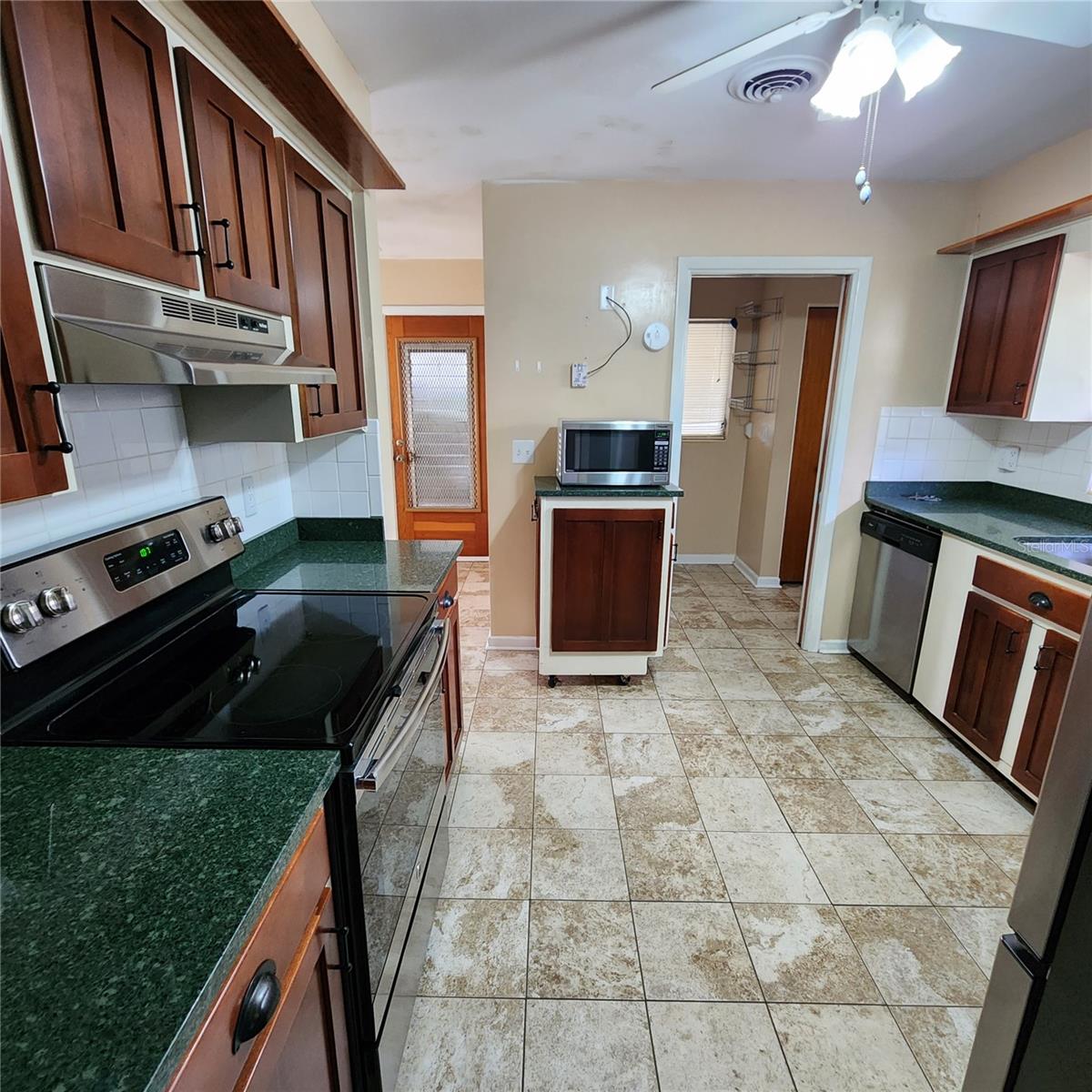 LEESBURG PALMORA PLACE - Residential