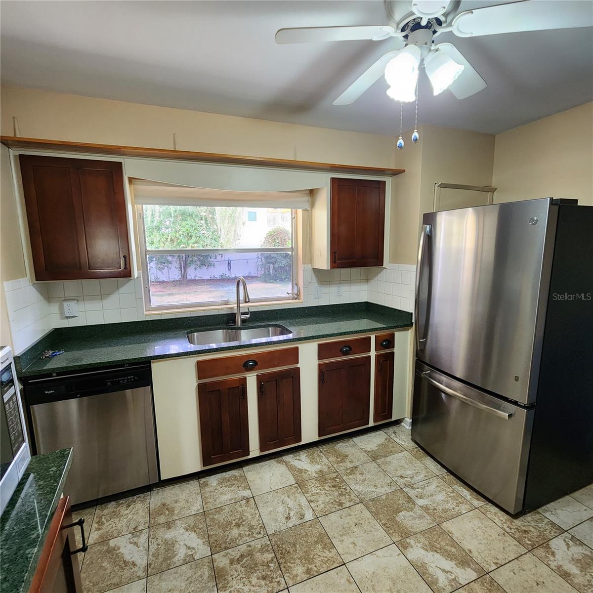 LEESBURG PALMORA PLACE - Residential