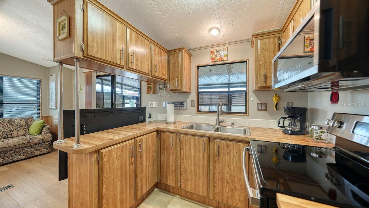 HOLIDAY TRAVEL PARK ENGLEWOOD - Residential