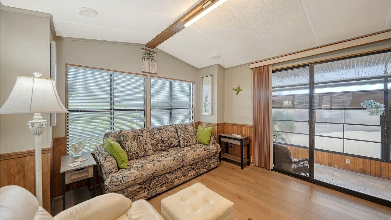HOLIDAY TRAVEL PARK ENGLEWOOD - Residential