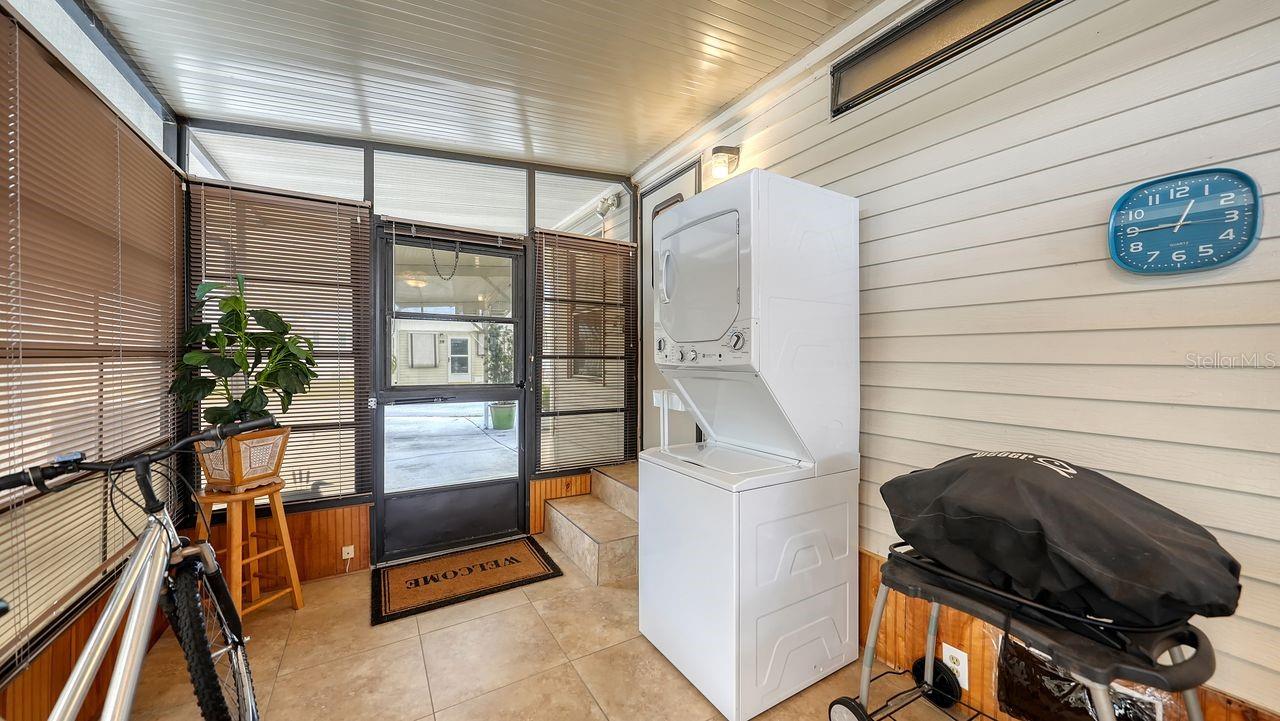 HOLIDAY TRAVEL PARK ENGLEWOOD - Residential