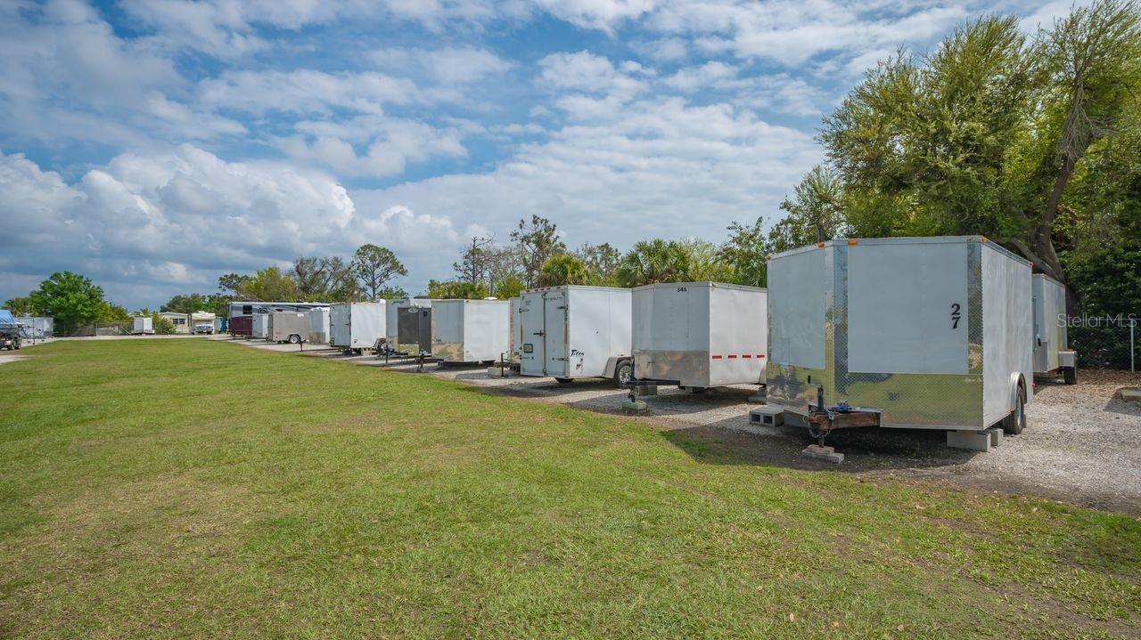 HOLIDAY TRAVEL PARK ENGLEWOOD - Residential