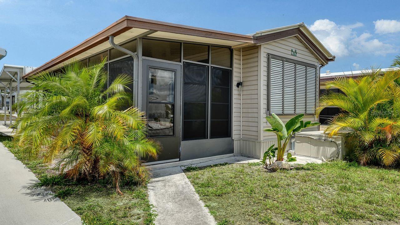 HOLIDAY TRAVEL PARK ENGLEWOOD - Residential