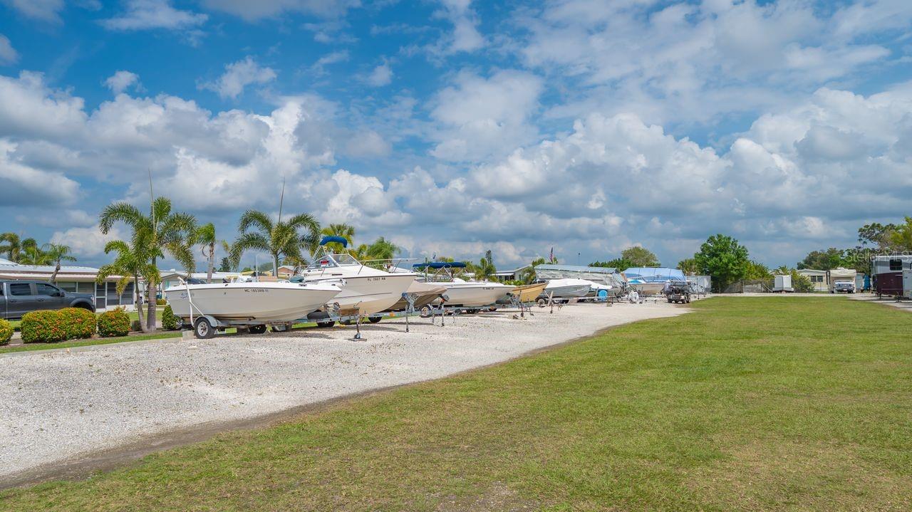 HOLIDAY TRAVEL PARK ENGLEWOOD - Residential