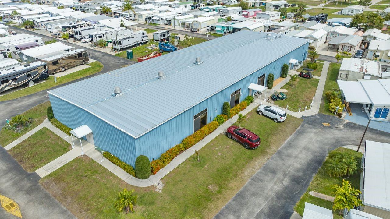 HOLIDAY TRAVEL PARK ENGLEWOOD - Residential