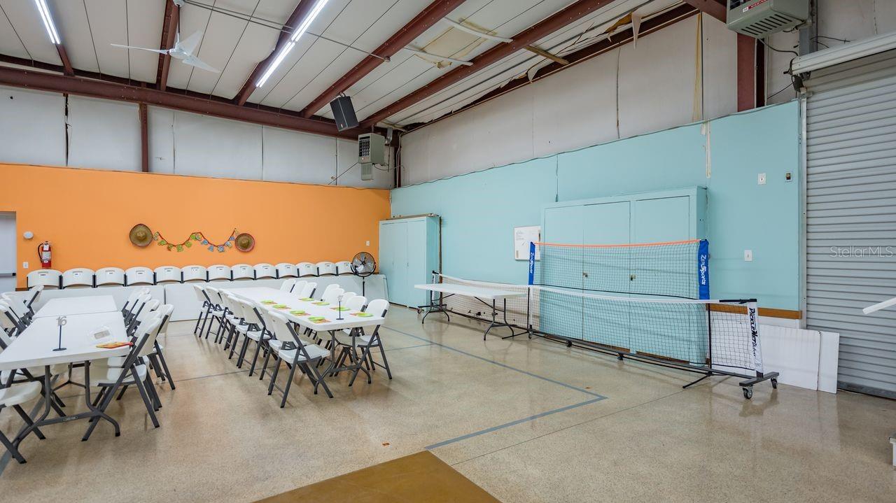 HOLIDAY TRAVEL PARK ENGLEWOOD - Residential