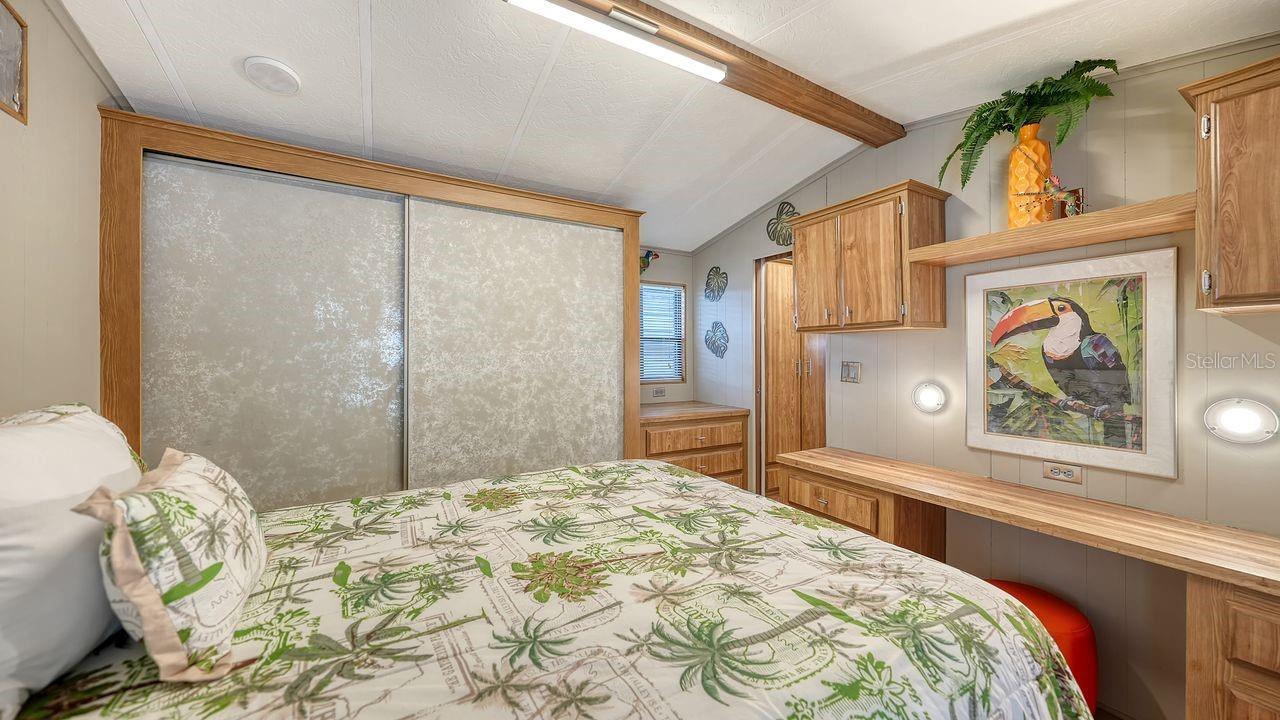 HOLIDAY TRAVEL PARK ENGLEWOOD - Residential