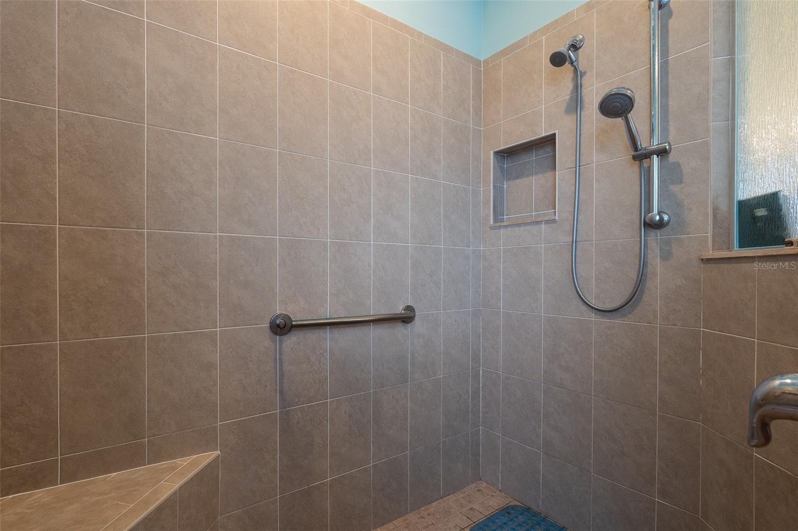 SUMMERGLEN PH 05 - Residential