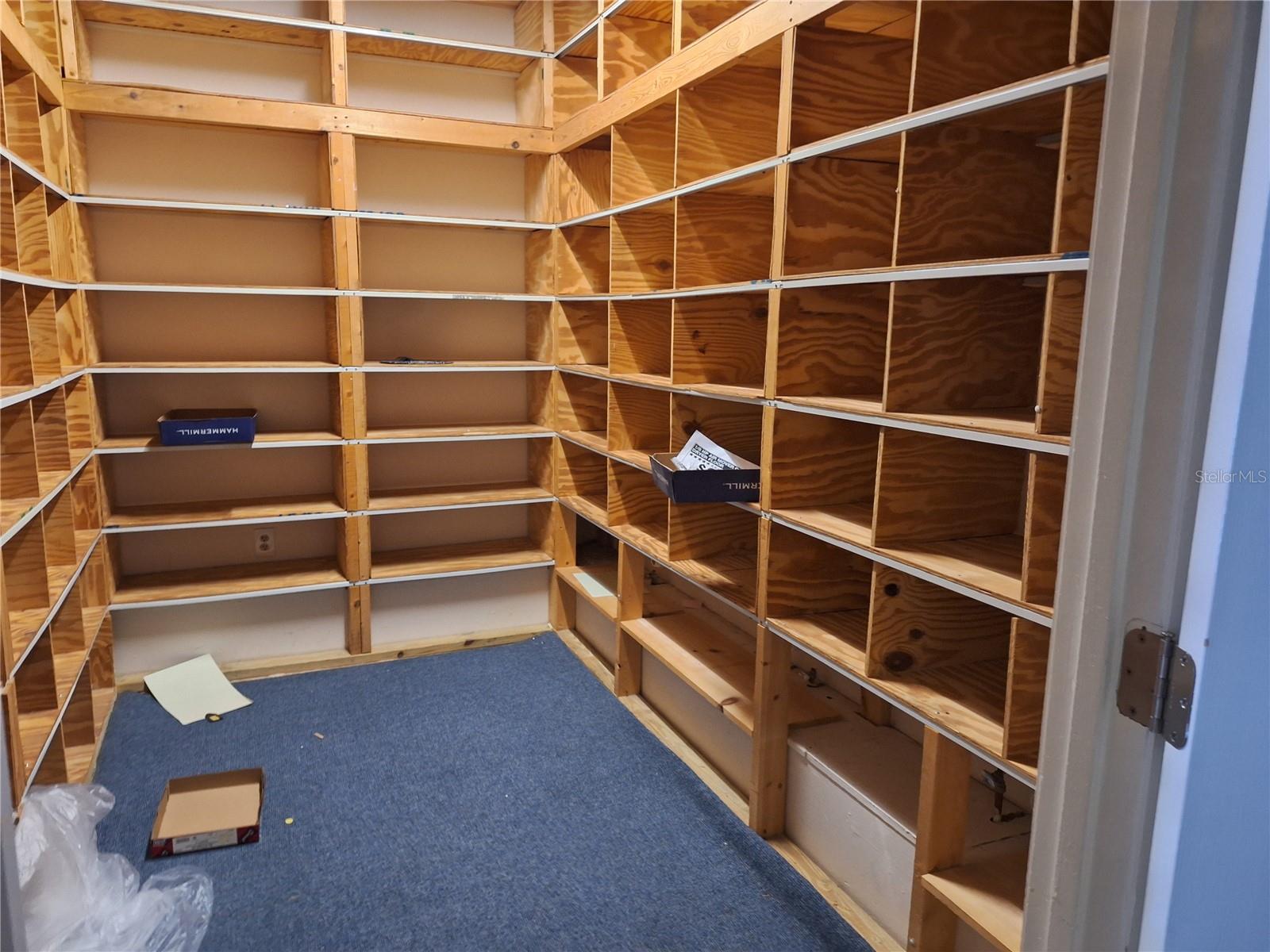 GATEWAY SUB - Commercial Lease