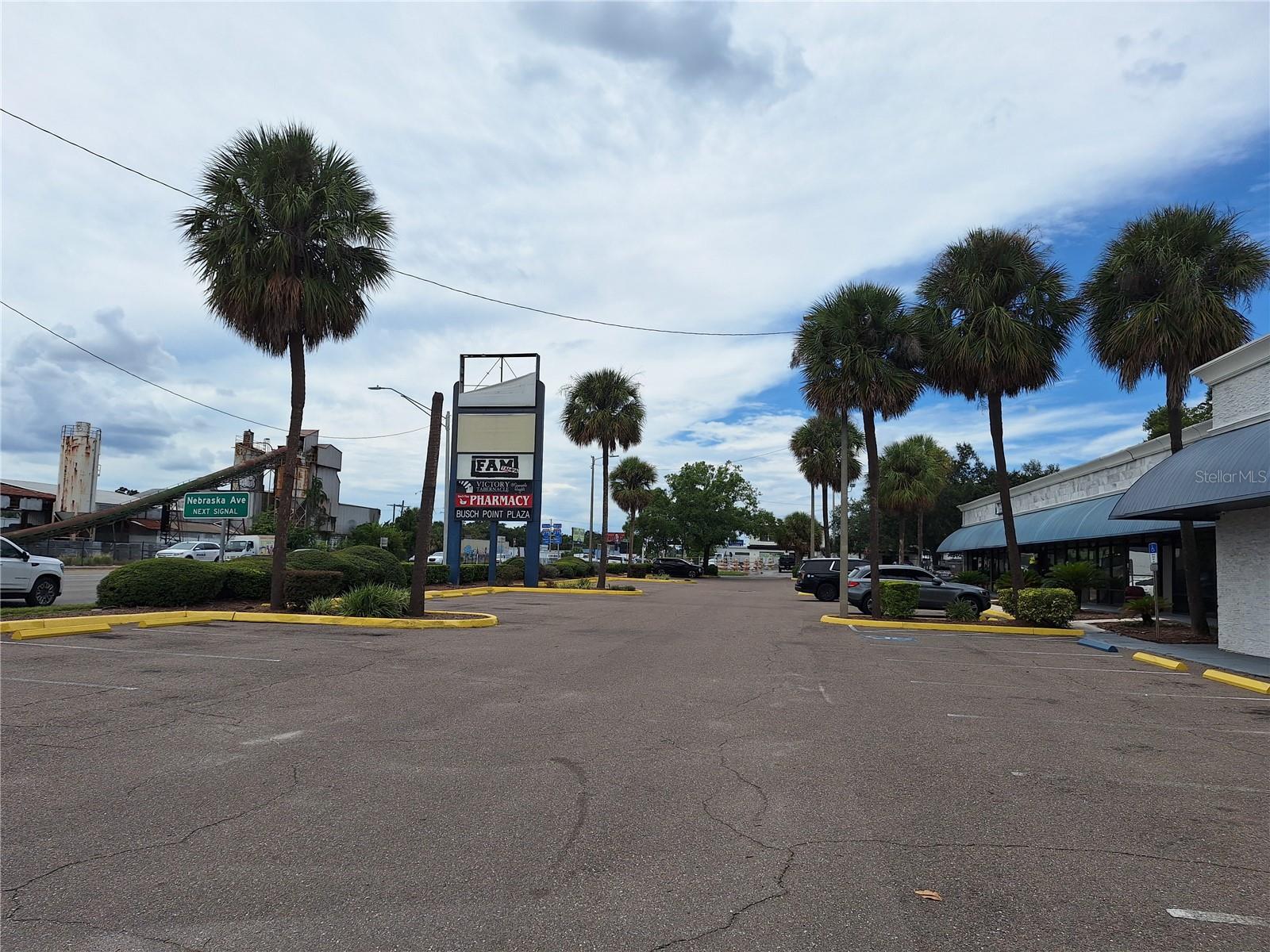 GATEWAY SUB - Commercial Lease