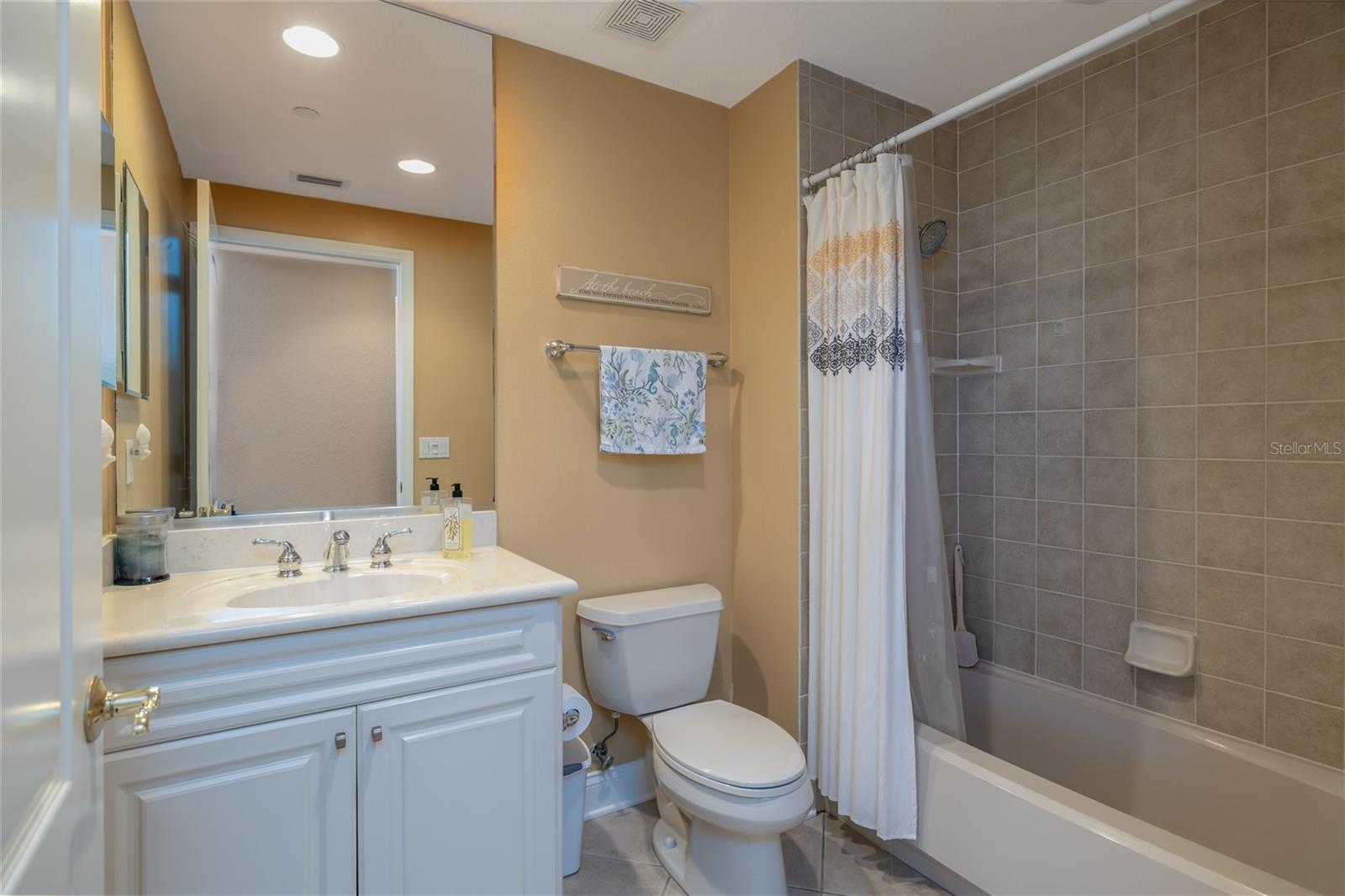 PALMS AT MINORCA PH 02 CONDO - Residential