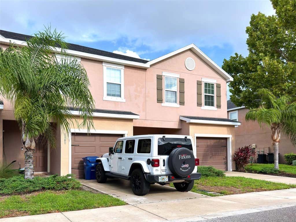 Photo of 1097 Grantham Drive, Sarasota, FL 34234 (MLS # A4699099)