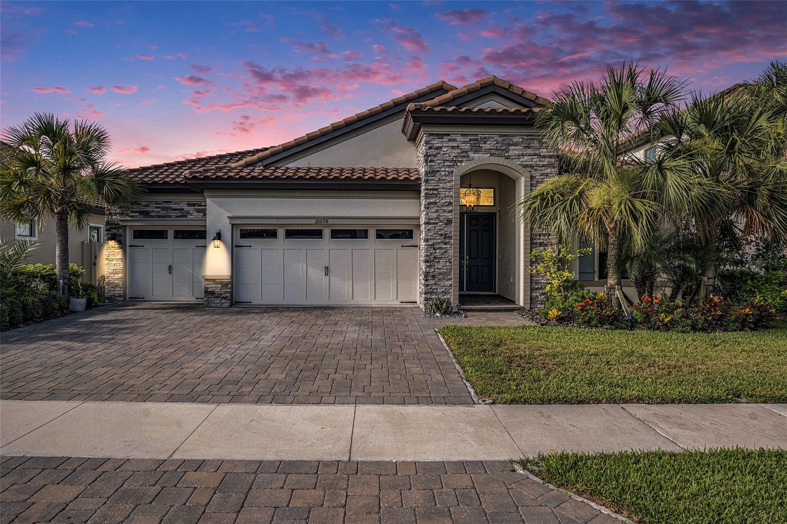 PRISTINE LAKE PRESERVE - Residential