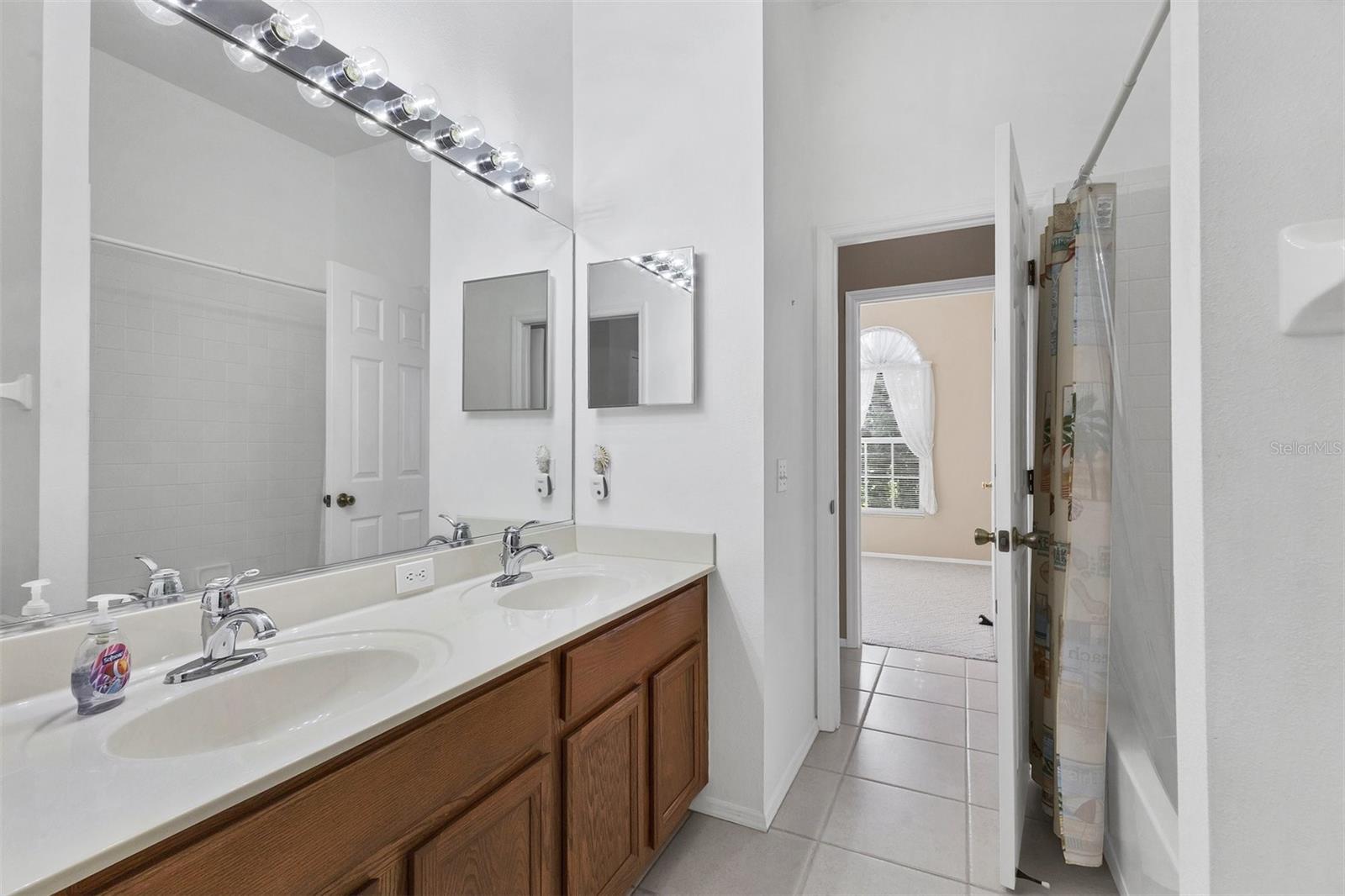 WELLINGTON CHASE - Residential