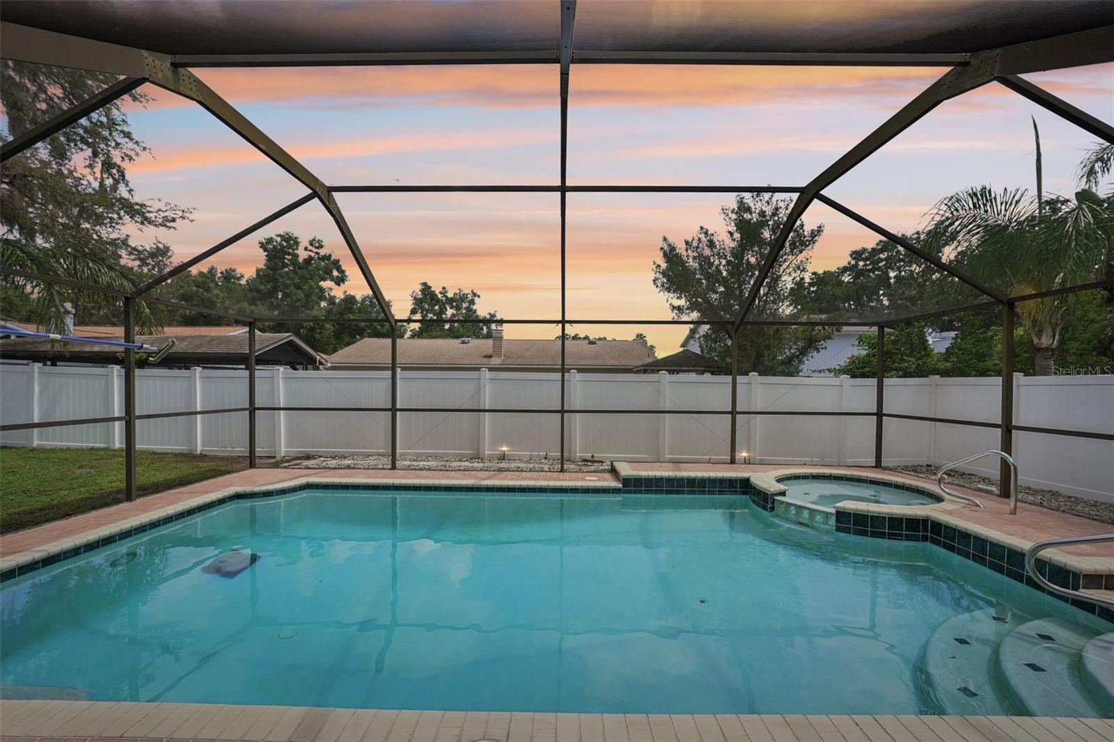 RAINTREE TERRACE SUB W - Residential