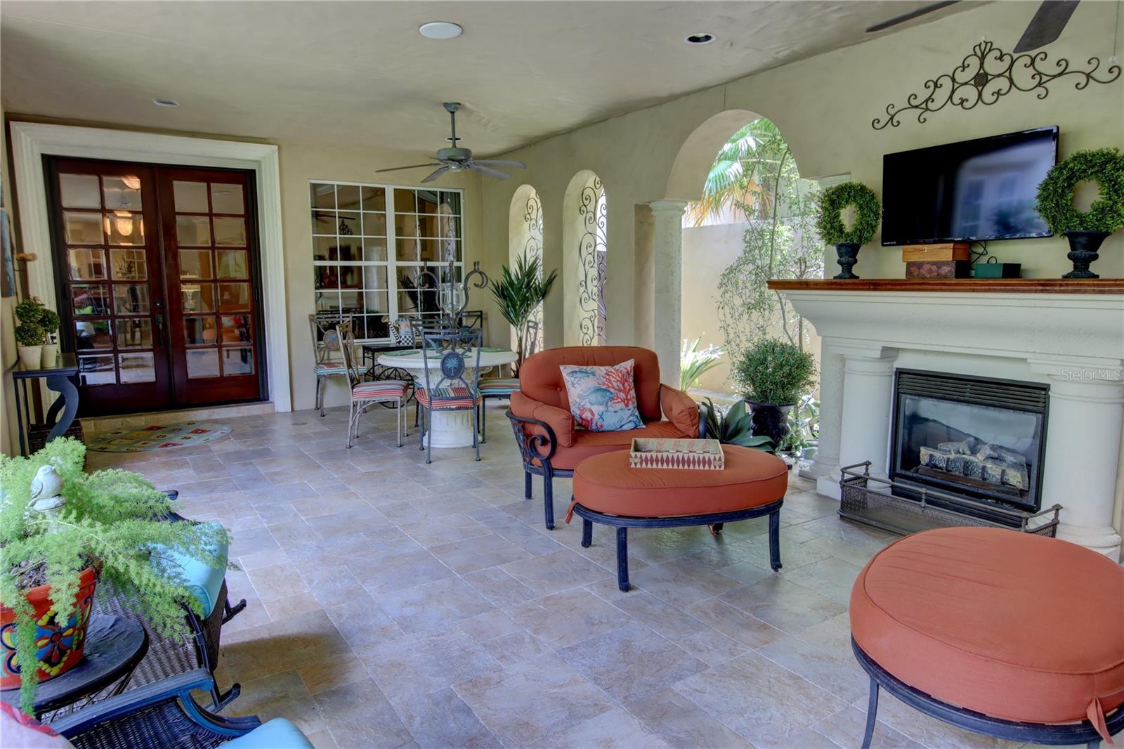 280 LAKE BRITTANY COURT