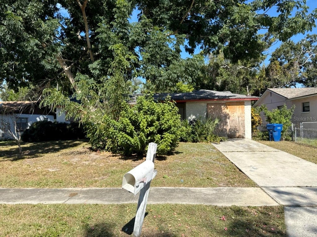 Photo of 1580 Oak Village Drive, Largo, FL 33778 (MLS # TB8513160)