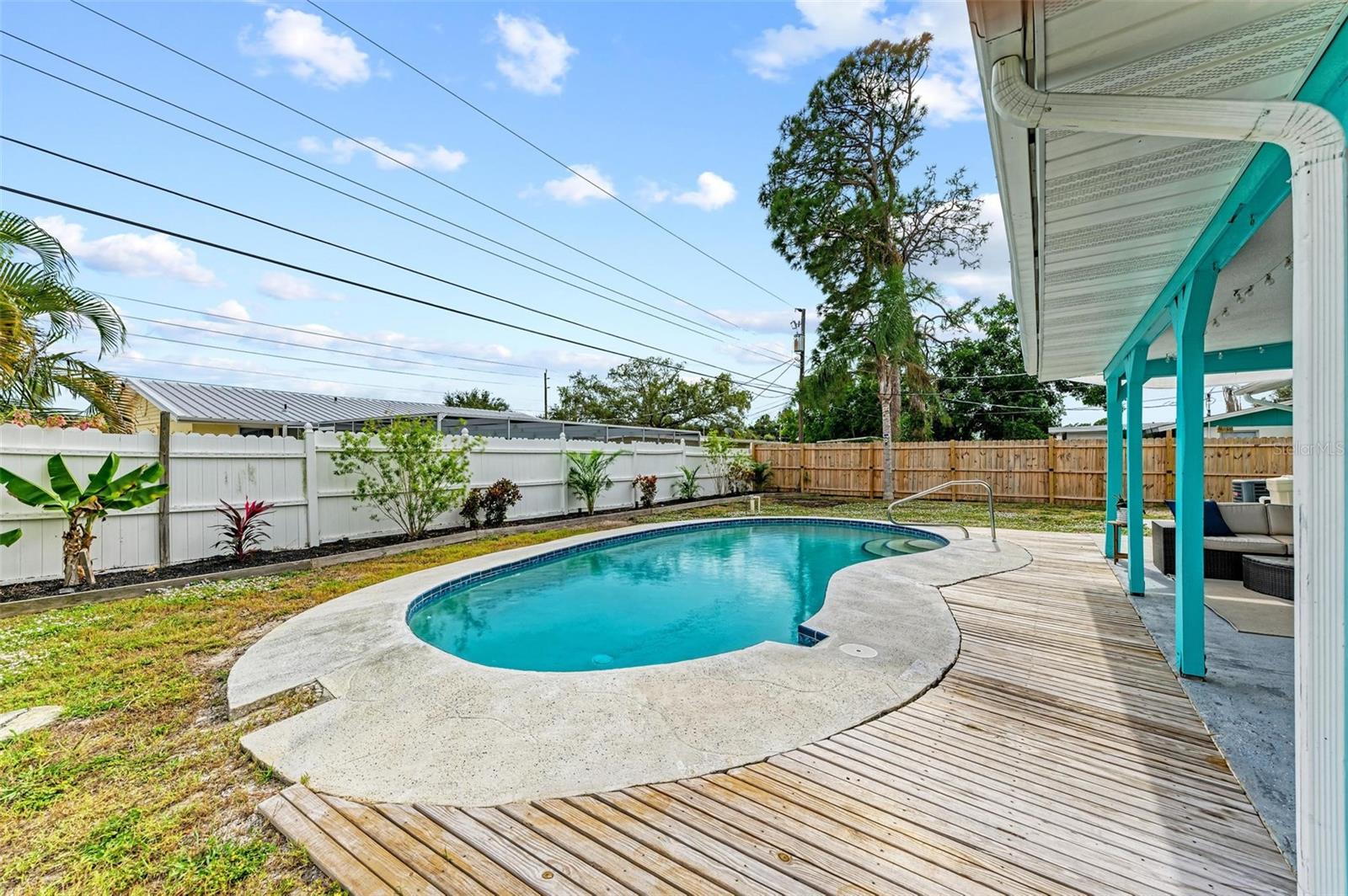 SOUTH VENICE - Residential