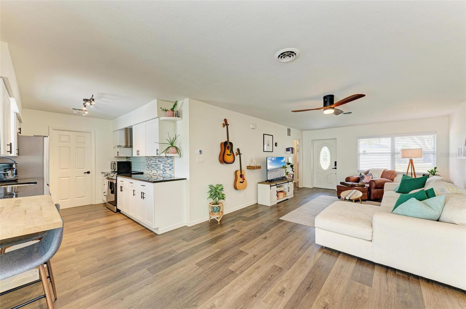 SOUTH VENICE - Residential