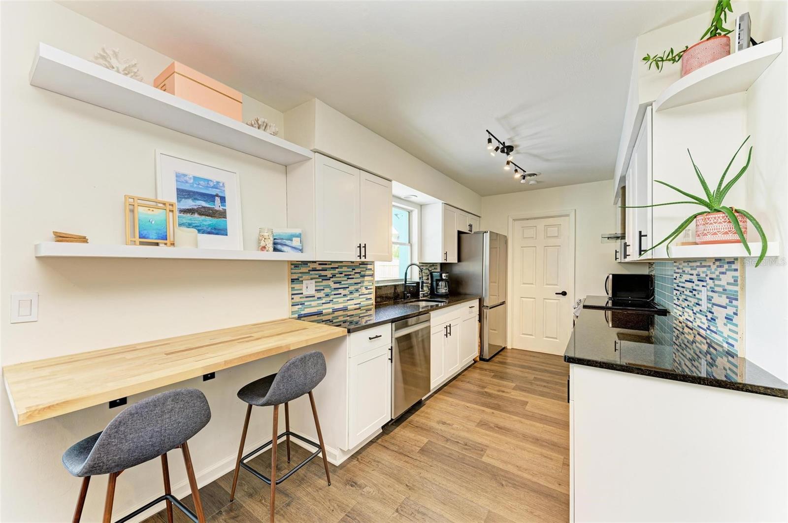 SOUTH VENICE - Residential