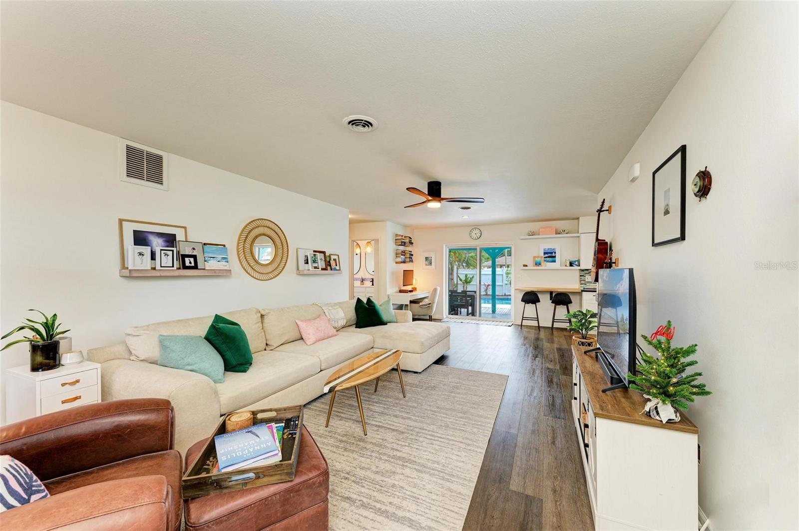 SOUTH VENICE - Residential