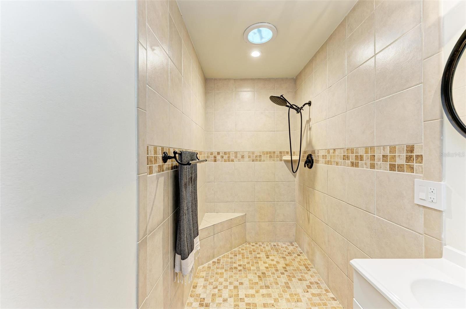 SOUTH VENICE - Residential