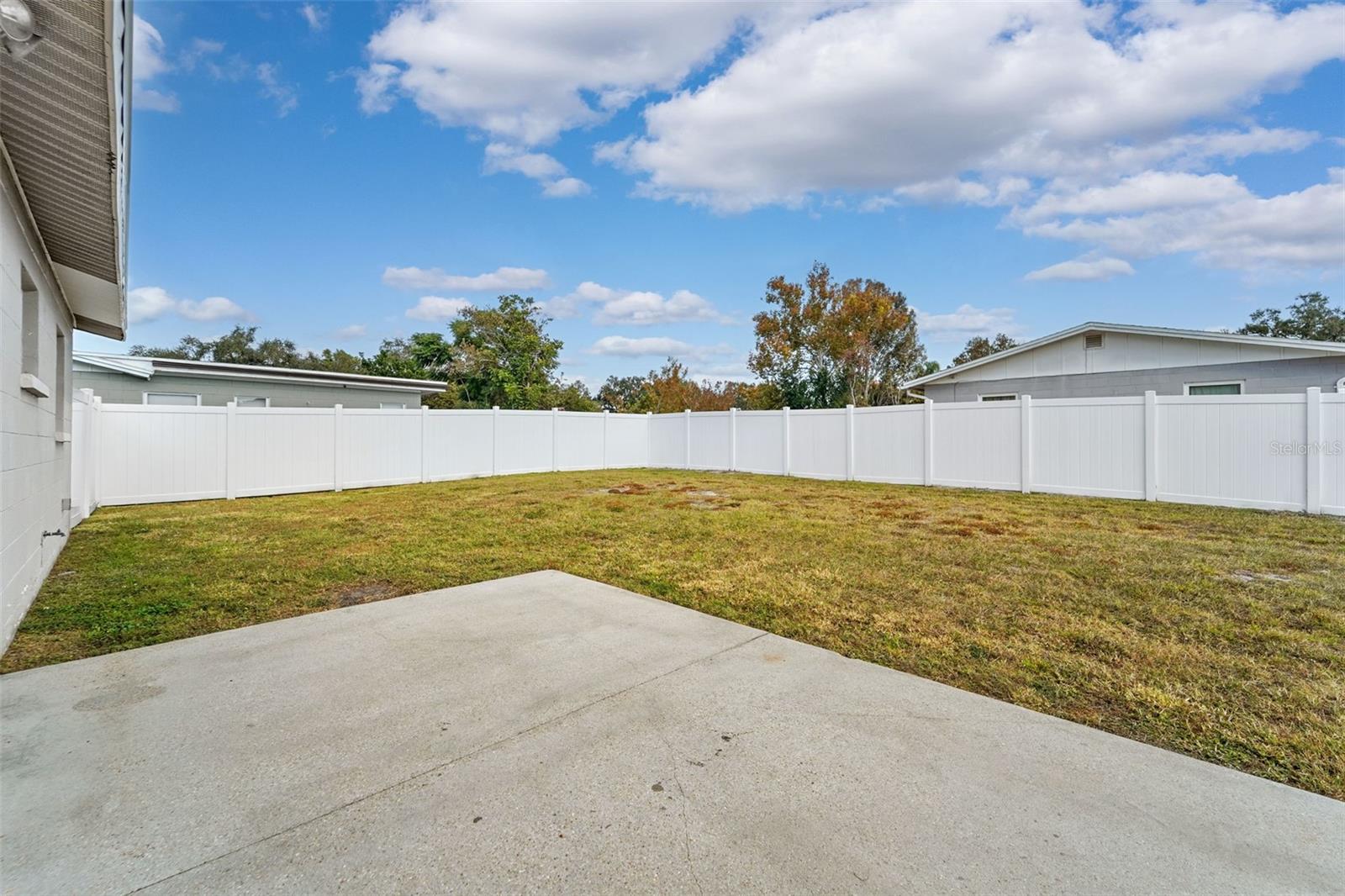 COLLEGE MANOR - Residential