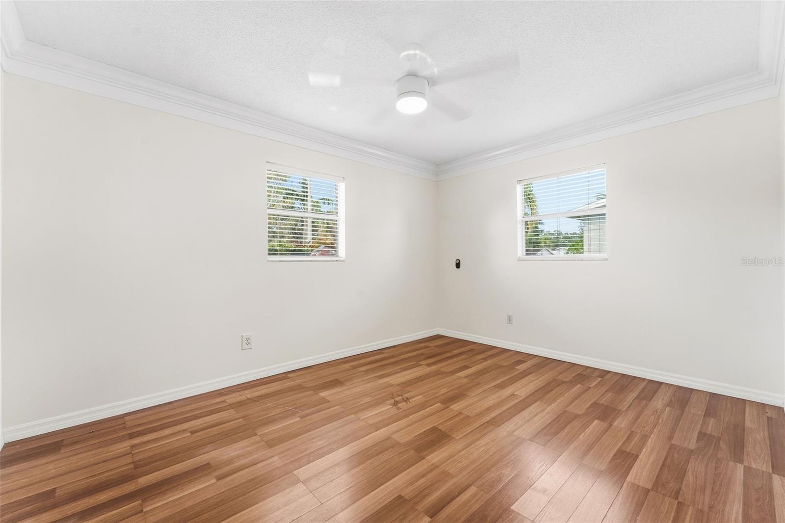 COLLEGE MANOR - Residential