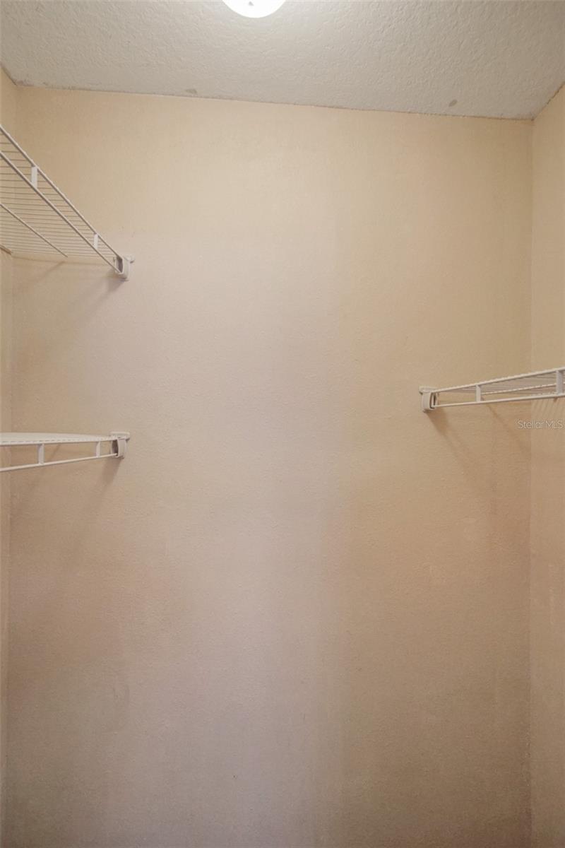 ISLAND CLUB WEST PH 02 - Residential Lease