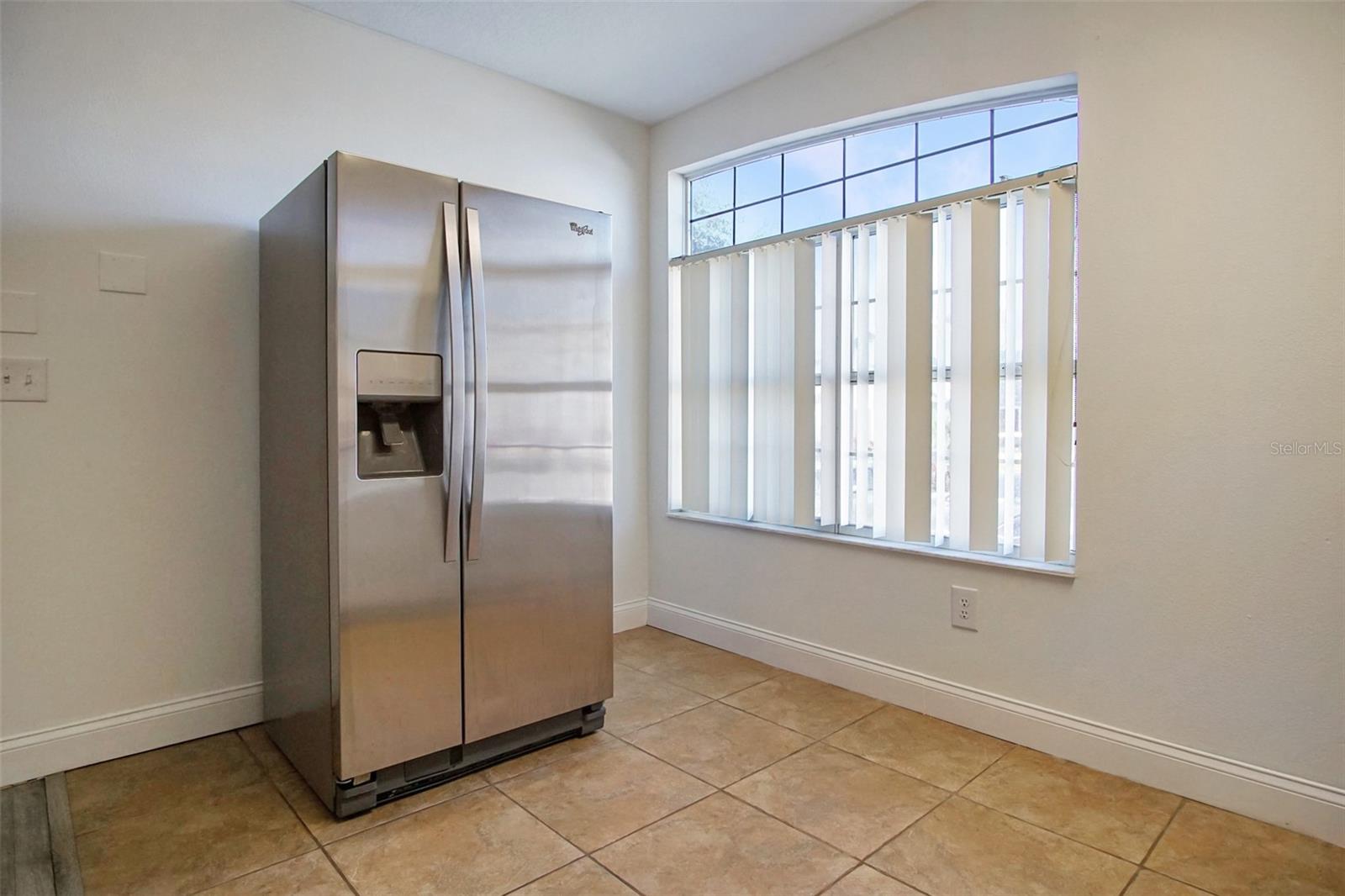 ISLAND CLUB WEST PH 02 - Residential Lease