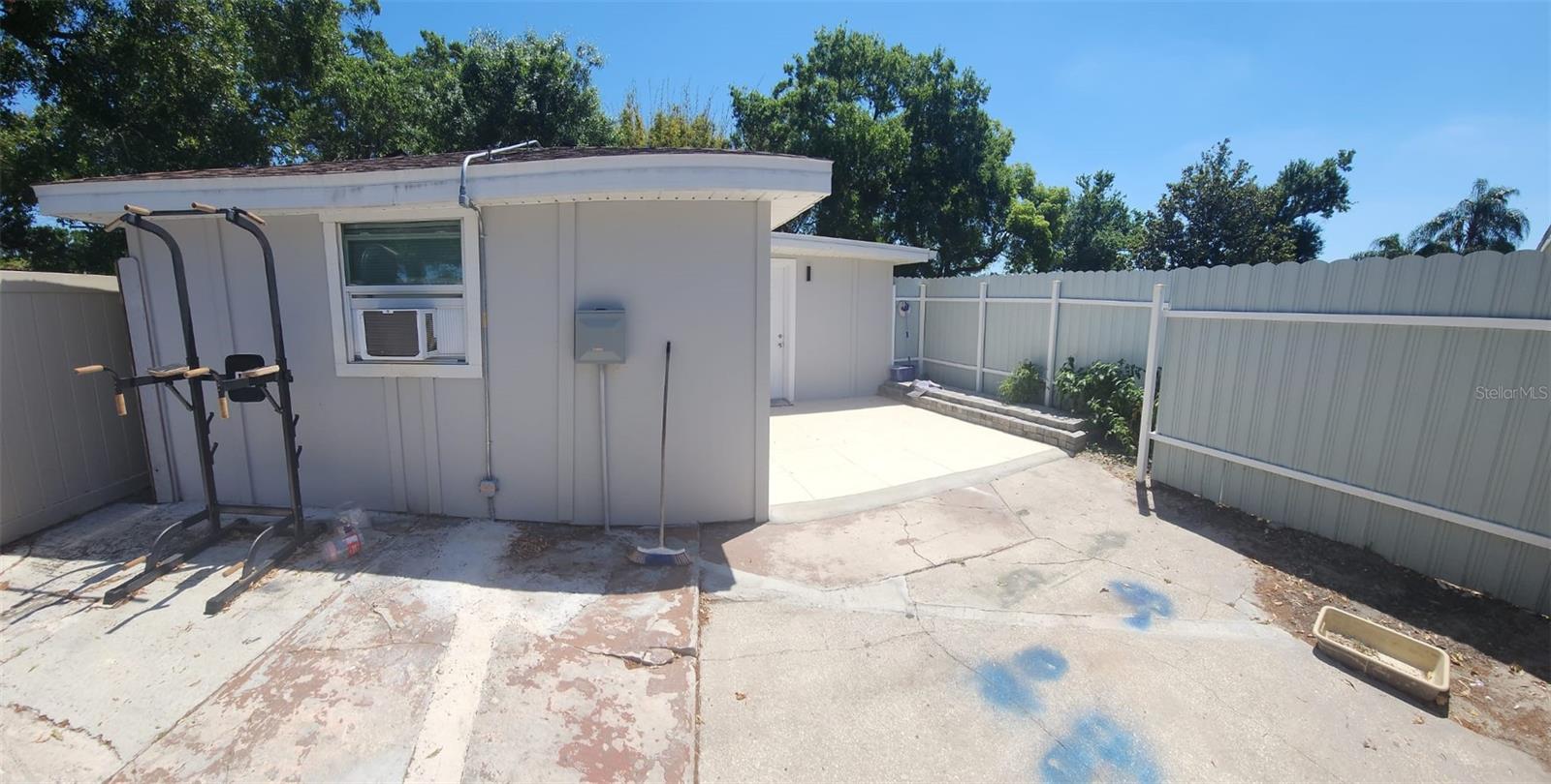 6809 N GUNLOCK AVENUE